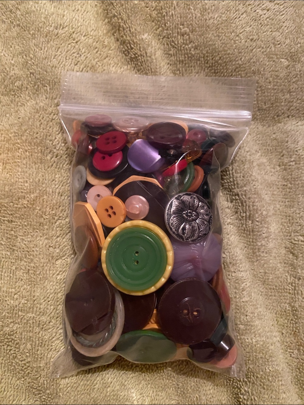 Mixed Vintage Buttons Pack - Multicolor